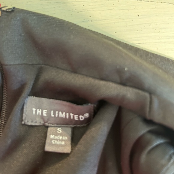 The Limited - Picture 3 of 3